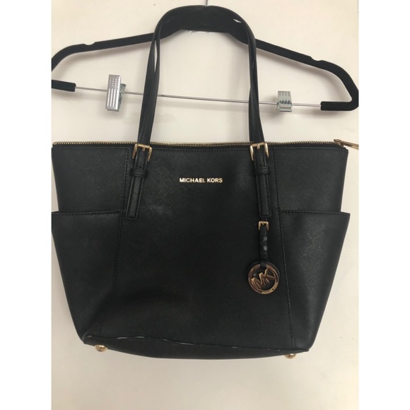 Michael Kors Handbags - Michael Kors Voyager Crossgrain Leather Tote Bag